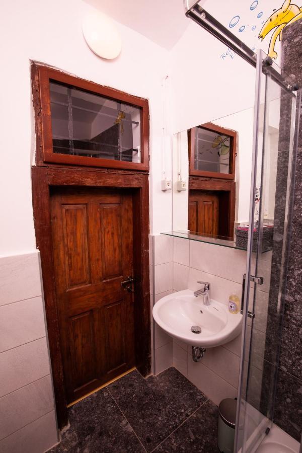 Deznik Hostel *